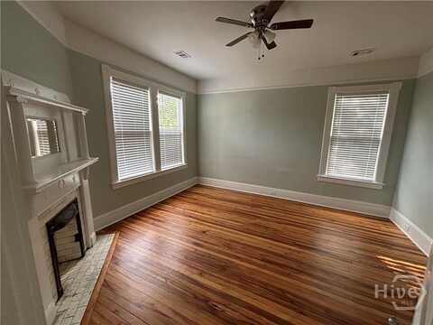 225 W 40th Street, Savannah, GA 31401