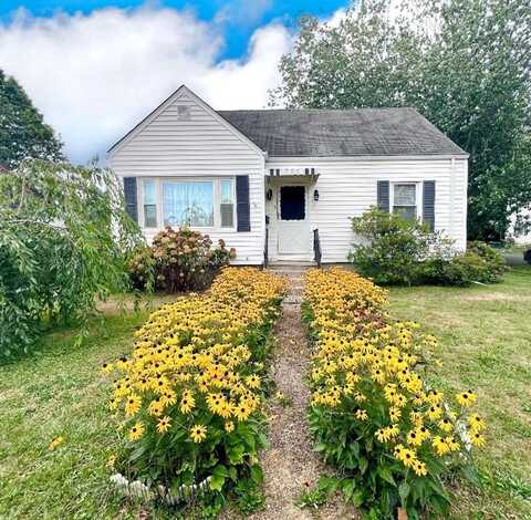 86 Maple Avenue, Middletown, RI 02842