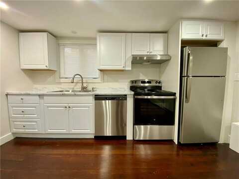 14 South Baptist Street, Newport, RI 02840