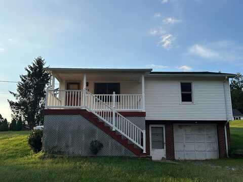 215 Pleasant St, Rich Creek, VA 24147