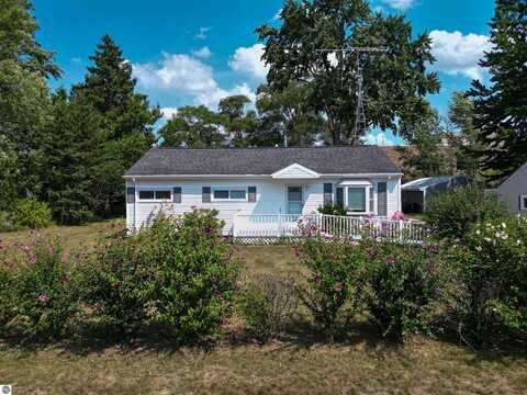 1877 Belmont, Mount Pleasant, MI 48858