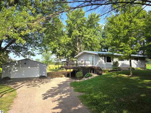 8803 Woodruff Road, Blanchard, MI 48858