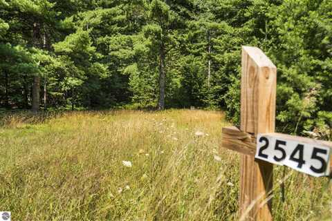 2545 Hoosier Valley Road, Traverse City, MI 49685