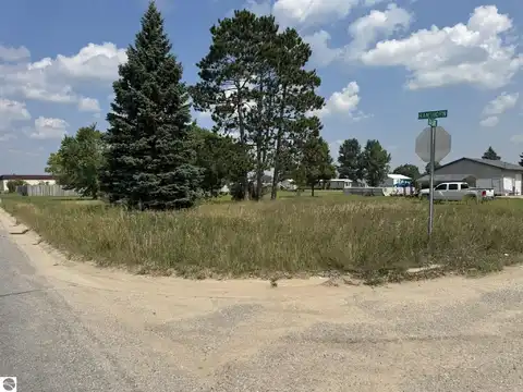 VL Hanthorn Street, Cadillac, MI 49601