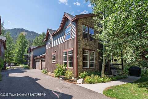512 E KELLY Avenue, Jackson, WY 83001
