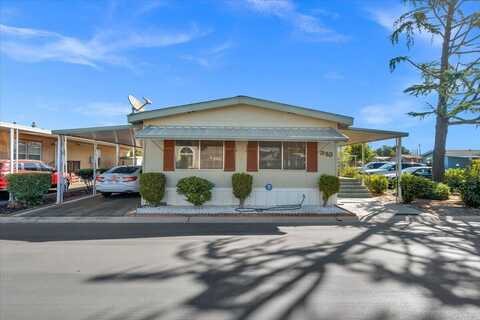 2706 W Ashlan Avenue, Fresno, CA 93705