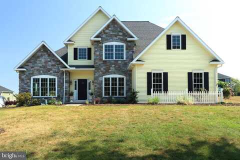 135 FERNLEAF COURT, STATE COLLEGE, PA 16801