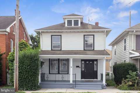 8 S PENN STREET, HANOVER, PA 17331