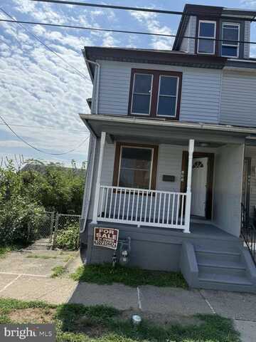 131 WHITE AVENUE, MARCUS HOOK, PA 19061