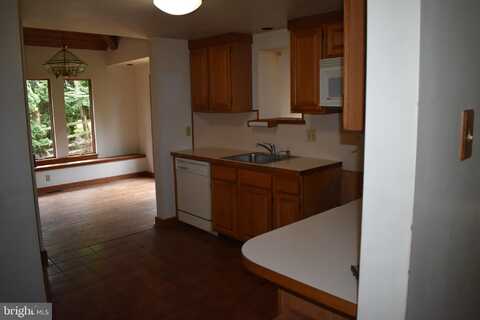 62 SKYLINE DRIVE, READING, PA 19606