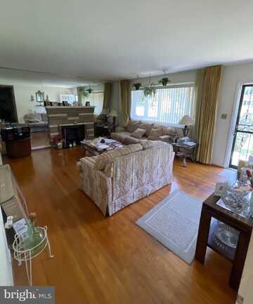 7019 GROVETON DRIVE, CLINTON, MD 20735