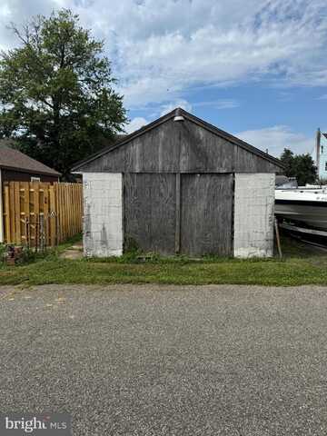 627 PINE STREET, BRISTOL, PA 19007