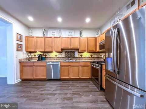 100 FOREST DRIVE, PISCATAWAY, NJ 08854