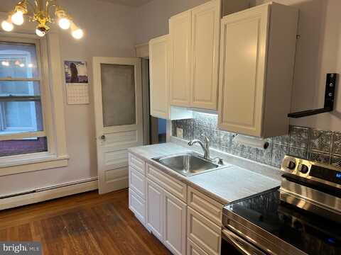 221 S READING AVENUE, BOYERTOWN, PA 19512
