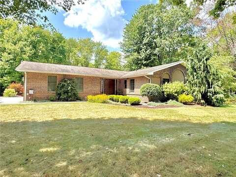 128 Urban Dr, Pulaski Twp, PA 16143