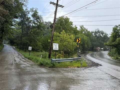 500 Conway Wallrose Rd, Conway, PA 15042