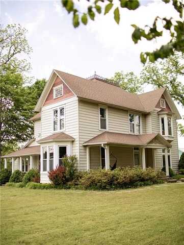 608 Viney Grove RD, Prairie Grove, AR 72753