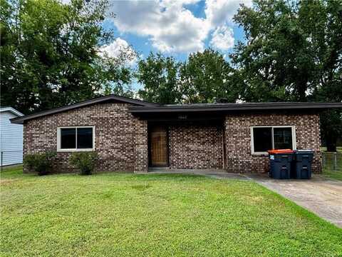1002 E F ST, Russellville, AR 72801