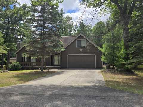 2603 S Crest Drive, Roscommon, MI 48653