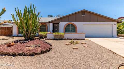 3833 W WOODRIDGE Drive, Glendale, AZ 85308