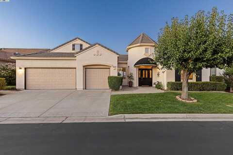 1505 Bismarck Ln, Brentwood, CA 94513