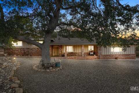2805 Bobcat Drive, Mountain Mesa, CA 93240