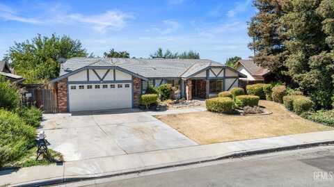 4705 La Mirada Drive, Bakersfield, CA 93309