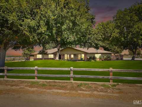 15852 Wible Road, Bakersfield, CA 93313