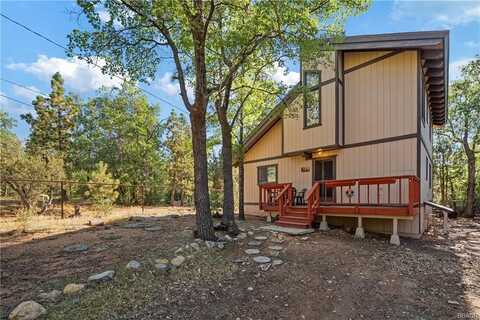 894 San Bernardino Avenue, Sugarloaf, CA 92386