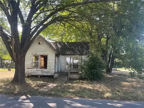 209 West 10th Street, Hearne, TX 77859