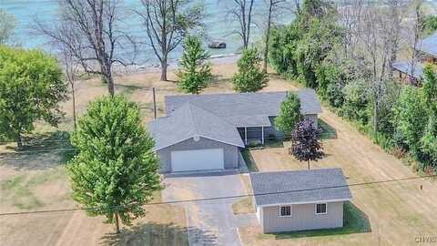 5018 Clarks Point Rd., Henderson, NY 13650