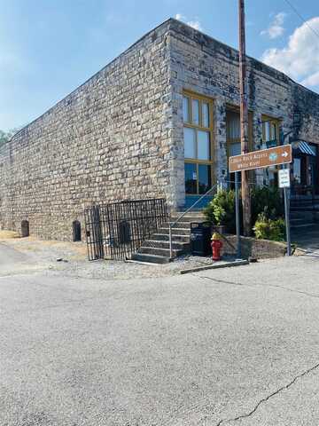 100 Main Street, Calico Rock, AR 72519