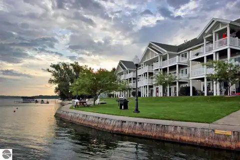 1246 SUNNYSIDE DRIVE, CADILLAC, MI 49601