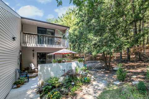 17542 PARKWOOD, SPRING LAKE, MI 49456