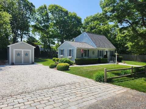14 Maine Avenue NW, West Yarmouth, MA 02673
