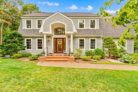 17 Wood Road, Mashpee, MA 02649