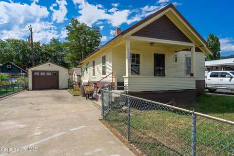 110 D St, Smelterville, ID 83868