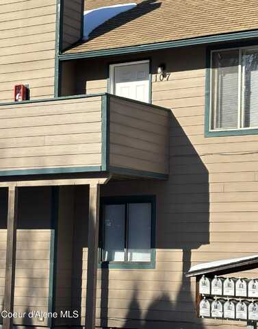 107 E WILLOW TREE LN, Hayden, ID 83835