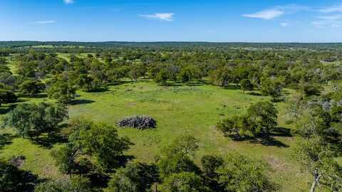 215 Dally Rd, Fredericksburg, TX 78624