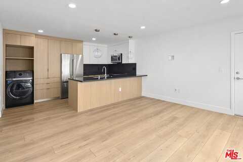 2811 3rd St, Santa Monica, CA 90405