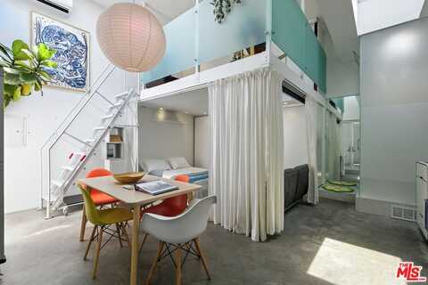 2722 6th St, Santa Monica, CA 90405