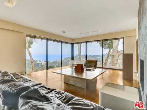 16959 Dulce Ynez Ln, Pacific Palisades, CA 90272