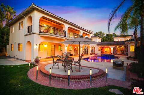 10655 Camarillo St, Toluca Lake, CA 91602