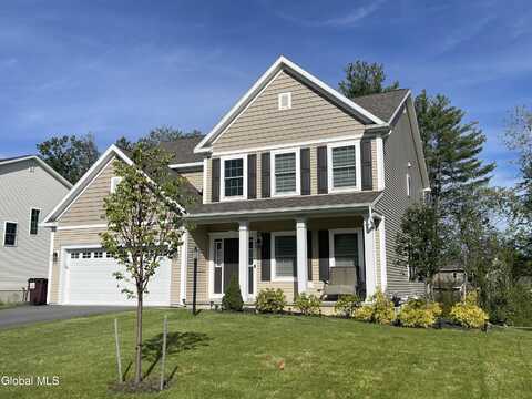 22 Bergen Place, Niskayuna, NY 12309