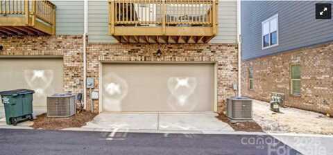 9439 Ainslie Downs Street, Charlotte, NC 28273