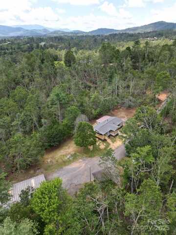 600 Pine Run Road, Spruce Pine, NC 28777