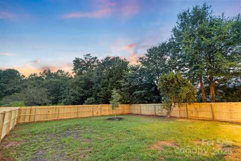 9503 Weston Woods Lane, Charlotte, NC 28216