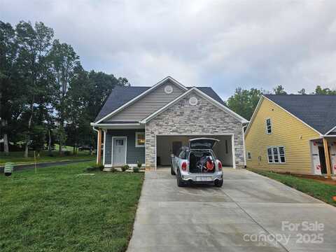 208 Slade Lane, Black Mountain, NC 28711