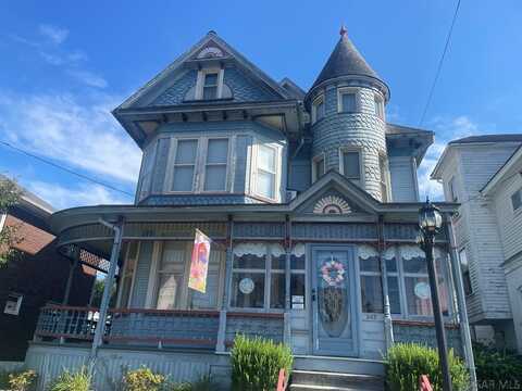 203 Fairfield Ave., Johnstown, PA 15906