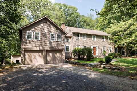 16 Lynwood Road, Mansfield Center, CT 06268